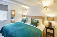 Host & Stay - Waterlily Cottage Hotel dekat Christ Church