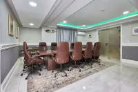 The Mayflower Inn فنادق في Kwabenya