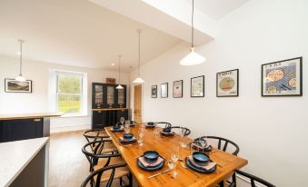 Kirkton Family Farmhouse with Hot Tub, Alford, Aberdeenshire