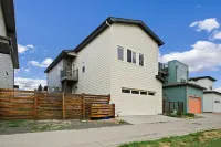 The Colorado House in Old Town Brewery District!!