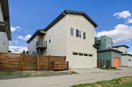 The Colorado House in Old Town Brewery District!!