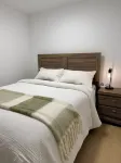 Levida Living - Cozy 2 Bedroom Suite at the Heart of Langley Hotel dekat Trinity Western University