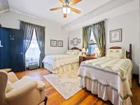 Downtown Historic Victorian Steps to Clay Theatre Hotels in Green Cove Springs