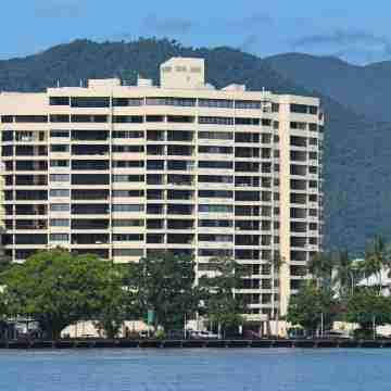 Cairns Aquarius Hotel Exterior