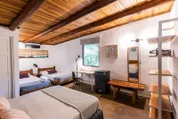 Believe Surf & Yoga Lodge Santa Teresa Hotels in San Francisco de Coyote