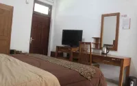 Guest House Eboni Madiun Hotels in Kartoharjo
