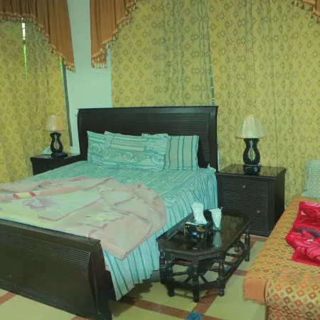 Isfania Continental Hotel