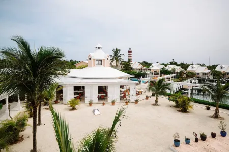 Hope Town Inn & Marina Отели в г. Элбоу Кей