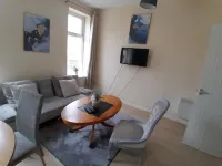 Blackpool - 2-Bed Apt - Sleeps 5 - Hotels in Saint Annes on the Sea
