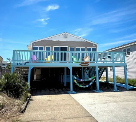Tiki Tides OBX 4-Bedroom Beach Box in Kill Devil Hills, Steps from the Beach!