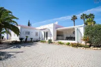 Pomba beautifully renovated with heated pool!