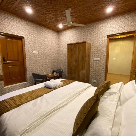 Deswal Hotel