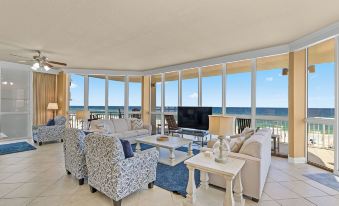 Luxury Penthouse Style Condo Oceania 2