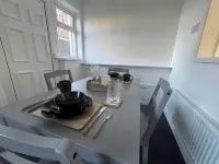 Housesleeps5-riverfront-parking-garden-contractors Hotels in Stockton-on-Tees