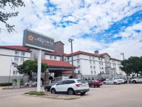 La Quinta Inn & Suites by Wyndham DFW Airport South / Irving Hotels in Irving