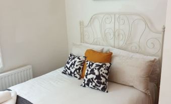 South Shield's Hidden Gem Garnet 3 Bedroom Apartme