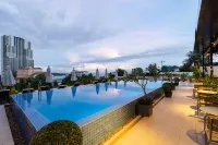 Onederz Sihanoukville - piscina