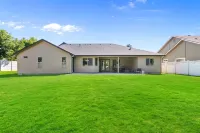 Family home in desirable neighborhood with pool ac Hôtels à : Eagle