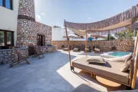 Pithos Apartments