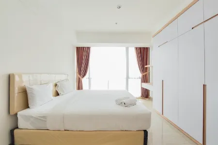 Spacious and Homey 3Br at Hillcrest House Apartment Отели в г. Cibodas