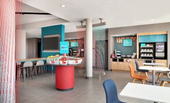 avid hotel West Memphis