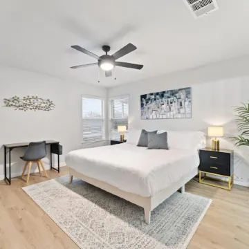Modern & Homey 3Br Home, Remote Work Friendly, King Beds, Fast WiFi