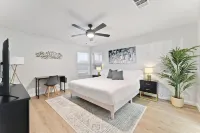 Modern & Homey 3Br Home, Remote Work Friendly, King Beds, Fast WiFi