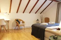 Completely Renovated Apartment Near the Train Station and the Center