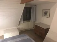 Idyllic farm cottage only 600 m from the Baltic Sea, natural beach, no car traffic Barkelsby 호텔