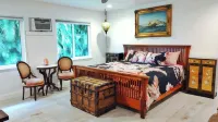 Spacious 5-bedroom Estate Home with a country club back porch pool & waterfall