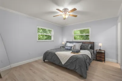 Cozy 4BR King Suite Home by WEC & Downtown! Hotels near ALDI