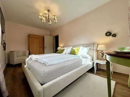 Large apartment with a view of the graduation house Отели в г. Бад-Зоден-Аллендорф