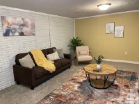 Cozy Haven: Your Home Away from Home Spacious 5-bedroom house with AC and Wi-Fi