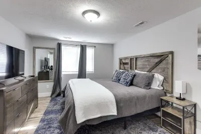 Welcome to...the good life, 4 bed 2 bath house located in the heart of Lincoln