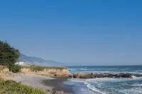 Black Sands Inn - Beach