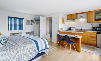 Seascape Motel & Cottages