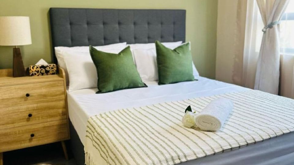 Cosy two Bedroom Apartment for Short and Long Stays Rental
