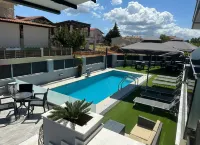 Best Paradise in Nikiti - piscina