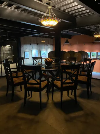 Vinya Abril Отели рядом с достопримечательностью «Adobe Guadalupe Vineyards & Inn Aztec Breeding Farm»