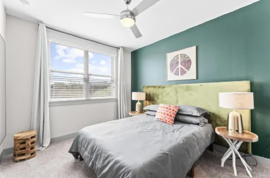 Luxe 1Br King Suite Close to Downtown w Fast Wifi