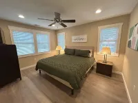 Stylish Downtown Gem • Hot Tub • Custom Bunkroom • Walk Everywhere, Relax, Enjoy