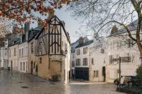 Des Sept - Quartier Historique, 100 de la Loire - Encore Mieux Hotels in Saint-Jean-le-Blanc