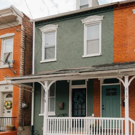Comfy renovated townhome - heart of Downtown Lancaster