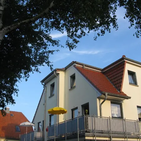 Gode Tiden' spacious comfort apartment with 2 shower baths and balconies, and wifi