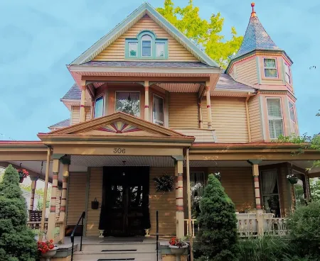 Player Piano - Gym - Victorian - 4 Bed Отели рядом с достопримечательностью «Больница Мариетта Мемориал»