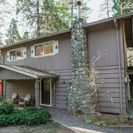 Lake, Hot Tub, Baby & Toddler Friendly, Walk to Town