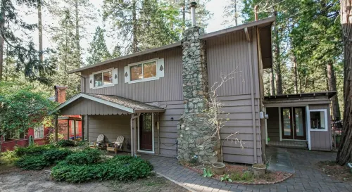 Lake, Hot Tub, Baby & Toddler Friendly, Walk to Town Hotels in Twain Harte