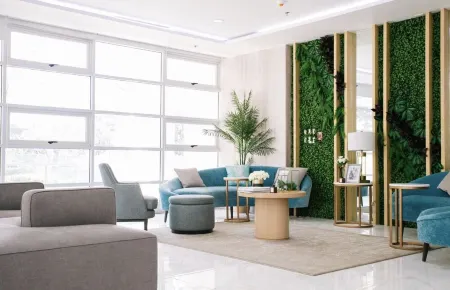 Affordable, friendly, central location, close to malls, Free parking. Furnished!