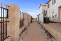Marina Townhouse with Jetty