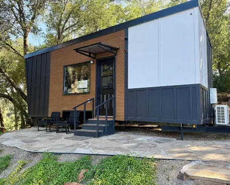 A Vineyard TinyHome Escape